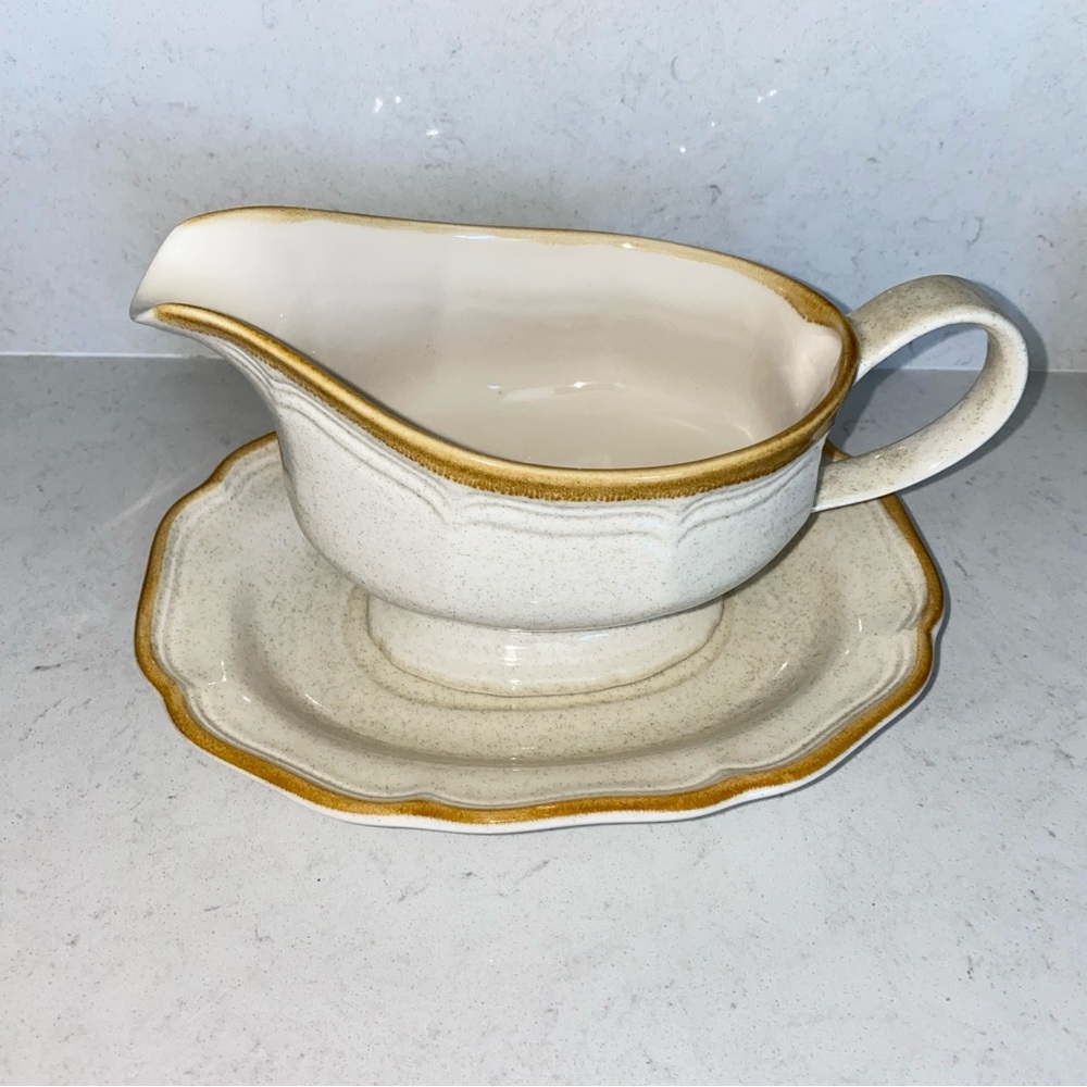 Mikasa Whole Wheat Gravy Boat & Underplate